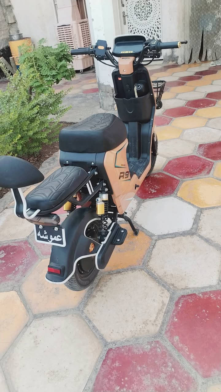 من رخصت ادمن سلام عليكم
دراجه R9 موديل 2025 دراجه كلللش نضيفه ستخداام قليل كلش
ضد المي ما بيها اي نقص كل شغاله السعر ٥٥٠ وبيها مجال قليل
***********
