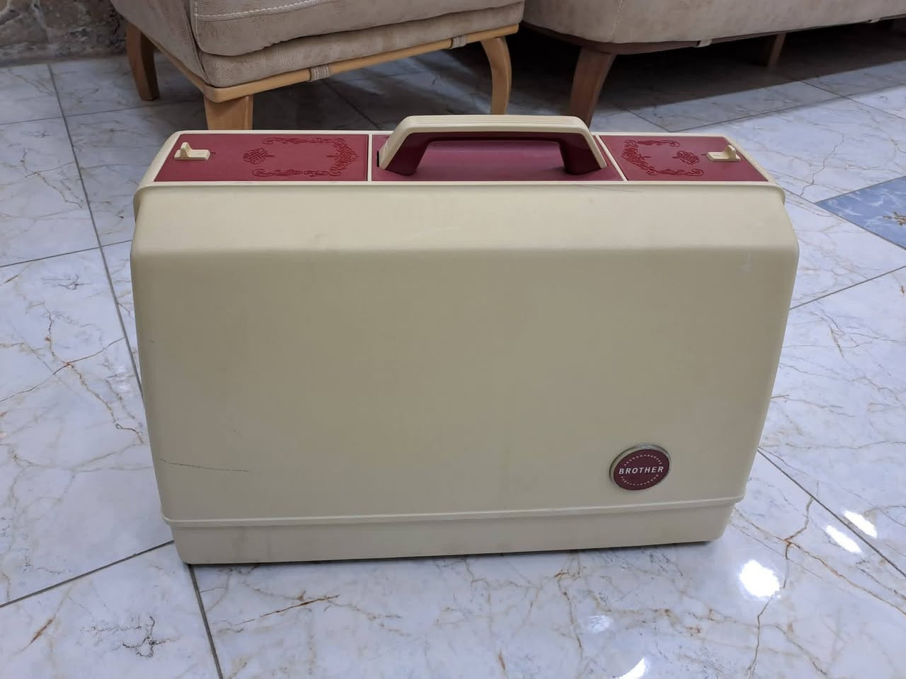 براذر 20 نقشه واطرز غبي و اوڤر وخياط عادي هيه والميز والجنطه 200 
مكاني كربلاء
