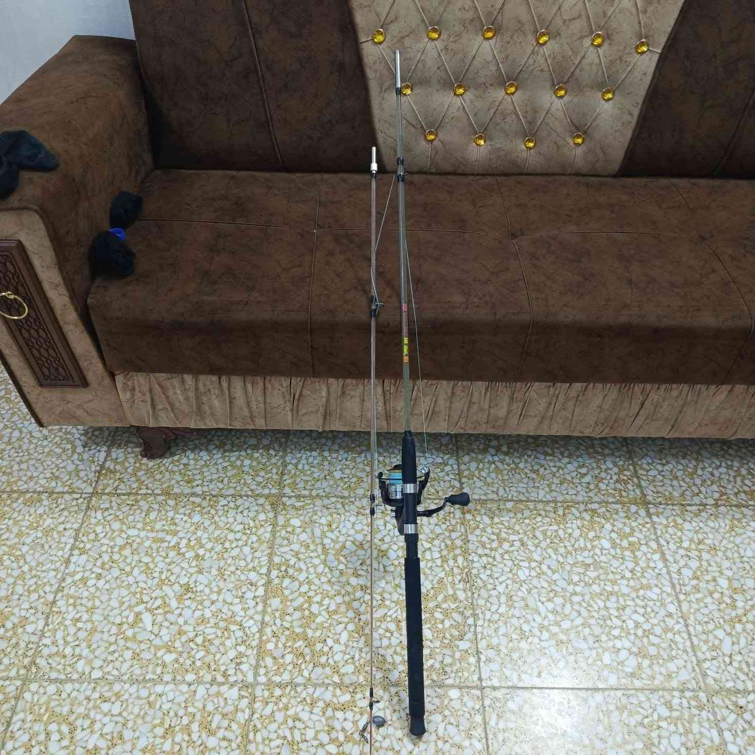 السلام عليكم  سبنر للبيع العوده جيلاتين قياس ٢٤٠
قطعتين ام السن 
المكينه HB حجم 7000 
بيها خيط كتان حجم 40فول قوه 
مستخدم شي قليل سعر ٣٠ وبيها مجال
*********** رقمي
