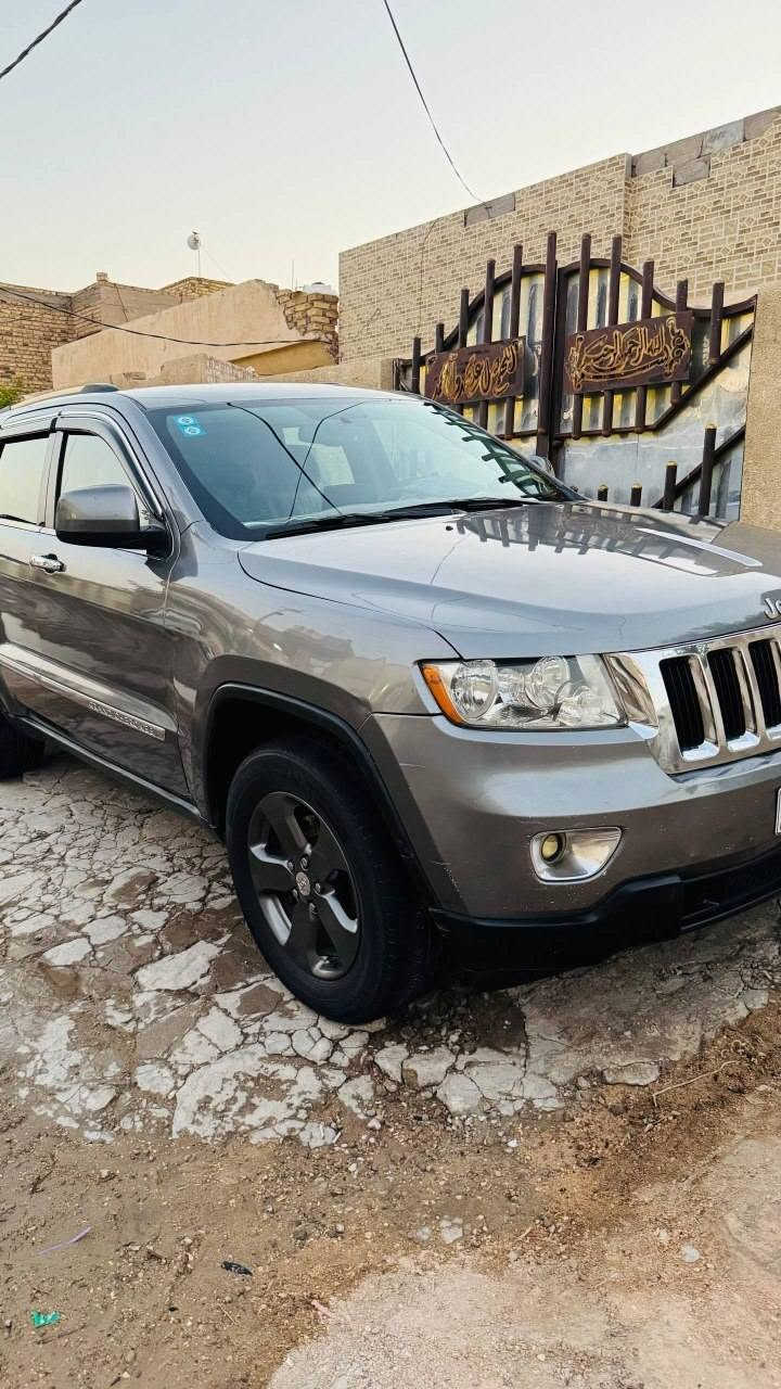 السلام عليكم جيب لاريدو للبيع 2011
 3600  V6
سيارة صبغ حزام حادثها جاملغ وبنيد. 
كير ومكينة جديدة مكفولات. 
تدفئة تبريد كشنات 
كشنات كهرباء 
تحكم ستيرن 
مري شفط 
سيارة ننضيفة كدامك 
رقم بغداد انكليزي تحويل ثاني يوم 
السعر 123 وبيه مجال. 
للاستفسار 
***********
***********
