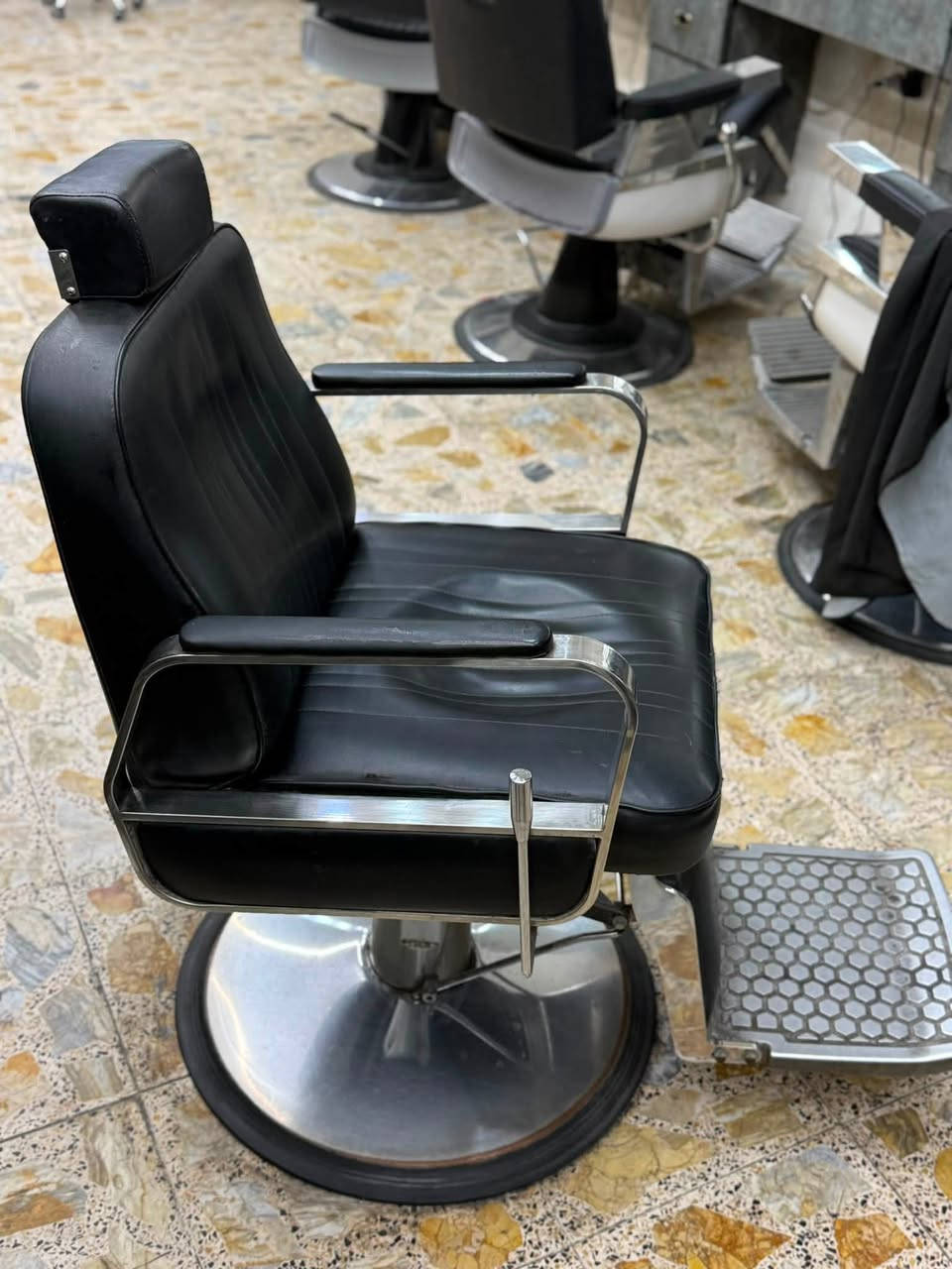 سلام عليكم كراسي حلاقة عدد 2 للبيع ) ما بيهن نقص 

(نقسهن غسل فقط ) التواصل واتساب ***********
