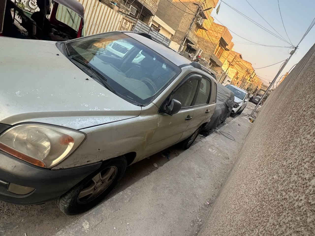 السلام عليكم 
كيا سبورتج 2008 للبيع 
وارد امريكي حادثها جاملغ ايسر فقط بدون دواخل 
رقم بغداد بسمي تحويل مباشر 
مكينه 2000 دوش 
مكينه وكير مكفول شرط الفحص 
السعر 68$ ورقه وبيها مجال حك الجيه 
استفسار اكثر ‪***********‬
