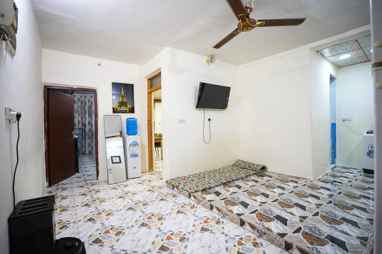 مشتمل للسكن او الاستثمار
📍 سامراء – حي الضباط الثانيه قرب اسواق الحارث
 🏠غرف نوم  1
📐 المساحة: 130 متر 
↔️ الواجهة: كل مشتمل 6.5 متر 
🛣️ شارع 6 متر
موقع ممتاز قريب خدمات وسعر مناسب
📞 للاستفسار:
***********
***********
🏢 مكتب القمر للاستثمار العقاري
عنوان المكتب سامراء حي الشهداء مدخل شارع 2000
✨ مستقبلك في عقارنا
نستقبل العروض في جميع مناطق سامراء اتصال او وتساب
