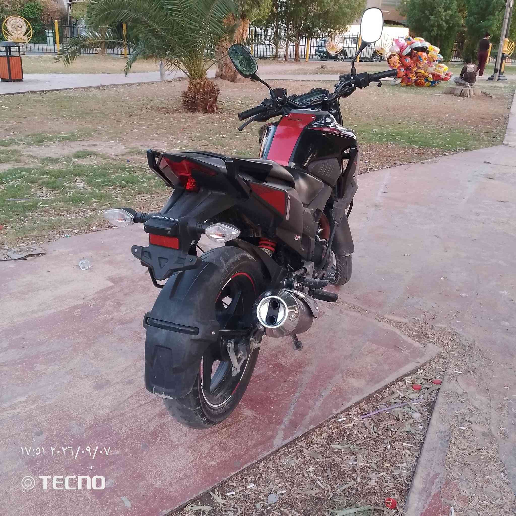 مرخصت صاحب الكروب دراجة هوندا اكس بلايد وارد ياباني دراجة مكفولة كفالة عامة من البرغي دراجة التراي مالتها للبصرة مابيعلك اذا متاخذ تراي منا للبصرة دراجة قليل بحقة اكول نضيفة لون مميز صالنصة بلادية بانزيل كلة محسن ودهن كلة موتل الصلي دراجة تأخذها تترحملي وين الي يريد يشتغل دلفريي هاي تفيدك ونسا شي اسمة عطل دراجة دبة وحدة تكفيك سبوع مابيها صرف بانزين ااابدددد والله شكول عليها قليل بحقة مكاني مدينة الصدر حبيبية قرب وليد أبو الكص..) للمعلومة بس جاملغ مكسور علنص ***********

نص مكتوب في الصور:
- ١٧:٥١ ٢٠٢٦/٠٩/٠٧
- TECNO
- ١٤:١٠ ٢٠٢٦/٠٩/٨ TECNO
- ١٤:٠٩ ٢٠٢٦/٠٩/٠٨