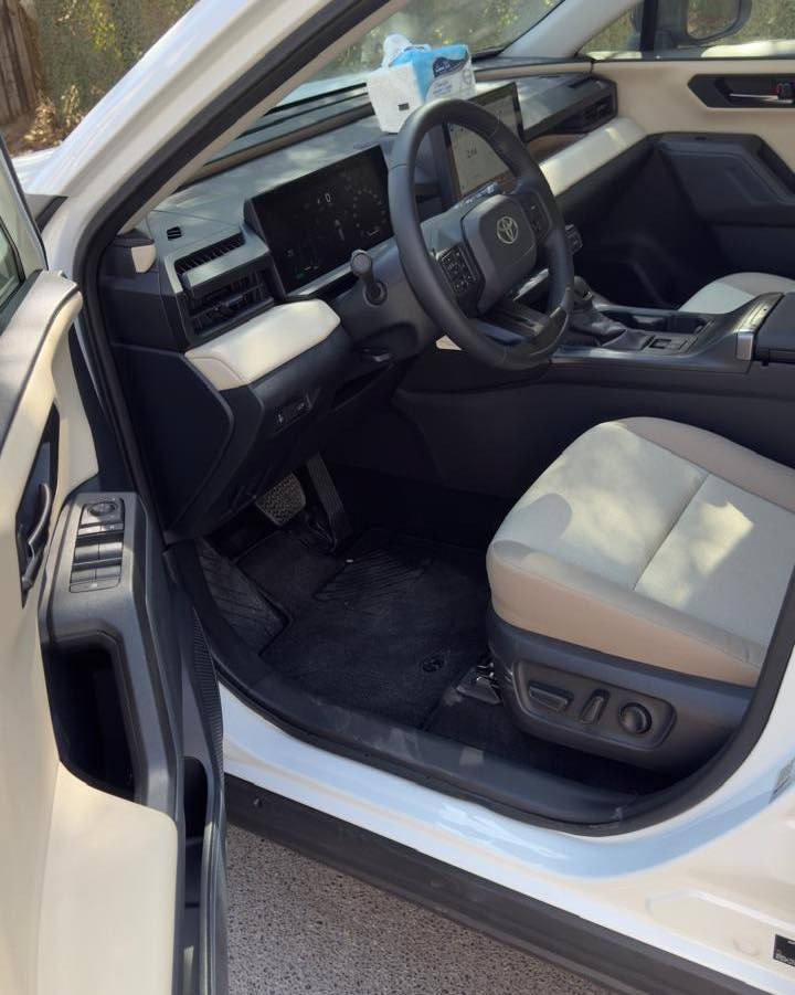 زيرو تويوتا RAV4 موديل 2026 
فئة XLE | SAS السيارة 
ارخص من الشركة هواي دا نبيع لضرف ونزلنا سعرها

زيرو فقط – للبيع وكالة
سيارة جديدة وغير مستخدمة

ضمان تويوتا العراق – شركة ساس (SAS)
🔧 صيانة مجانية مع تبديلات دهن

السيارة مطلوبة للمصرف وتباع فقط عن طريق الوكالة
🔹 استقطاع إلكتروني من الماستر
🔹 مدفوع عليها تأمين ضد:
▪️ السرقة
▪️ الحريق
▪️ وفاة صاحب السيارة

فول مواصفات XLE 

بصمة تشغيل
بصمة أبواب / دخول ذكي
كرسي السائق كهربائي
فول تحكم بالستيرن
شاشة كاميرا
حساسات أمامية وخلفية
مرايات طي
ويل حجم 18
لايت زينون صندوق كهرباء
وغيرها من المواصفات

🟥 سعرها سوي تعليق تصلك رسالة 

رقم هاتف ***********
