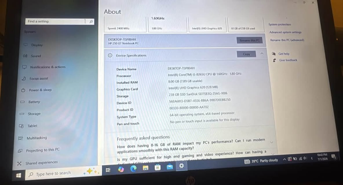 السلام عليكم شبابنه الطيبه لابتوب للبيع
المواصفات منشوره بالصورة طبعاً اللابتوب جديد ممستخدم ابد و نظيفه جداًً،

 كان الغرض منه للشغل بس ما احتاجيته ولا استخدمته .

للتواصل : ***********

بي واتساب.

السعر 350 

مشتريه قبل شهر ب450.
