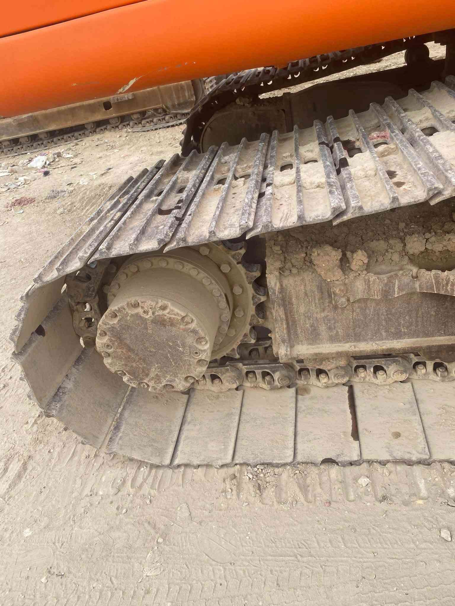 حفارة ٢٠٠٤ 210K • فايف ١٩٩٩ 200LC • جاهزة للعمل