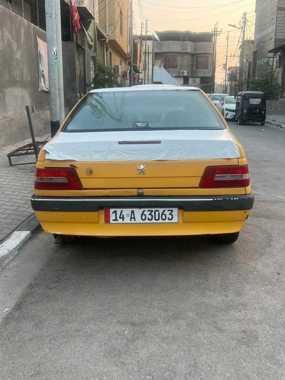 بيع سياره بيجو ٤٠٥ مديل ٢٠١٦ هيئه وغرامات مصفره رقمها انكليزي بصره كلشي شغال بسياره تبريد شغال ناقصه فقط غاز منقص سياره مابيها خياسات قويه قليل كلش ونضيفه 
مكان سياره بصره مشراق القديم *********** رقم واتساب
سعر ٣٢ وبيها مجال بسيط

نص مكتوب في الصور:
- @8lu__