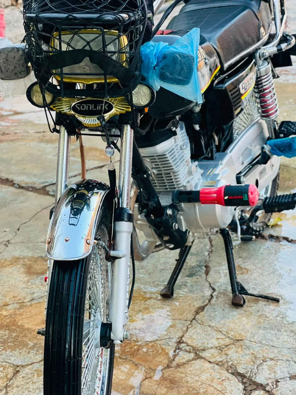 وين الي يدور نضيف وقطعه نادره ❌
تايكر 24 بعده نضيف لوز الوز 

محرك سبانه ممحطوط علي 

الدراجة كامله برغي متحط عليهة  فقط بس الشاشه طافيه 

السعر 600 وبي مجال 

المكان  قضاء العلم 

رقم التلفون 

***********  مو شراي لاتتصل  جماعت ال 500  مابيع
