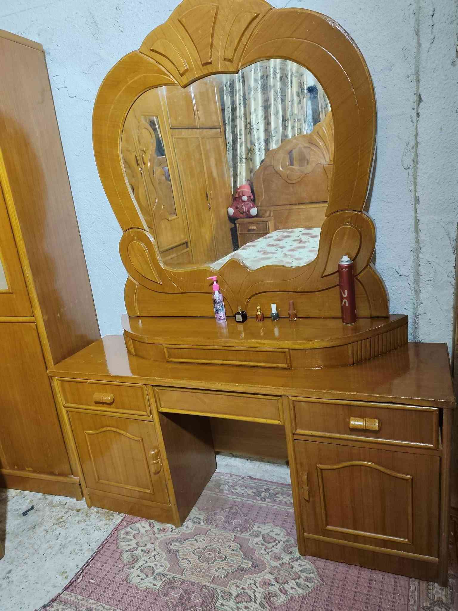 غرفه نجاره اي ضرر ما بيها الاستفسار على الرقم ***********
