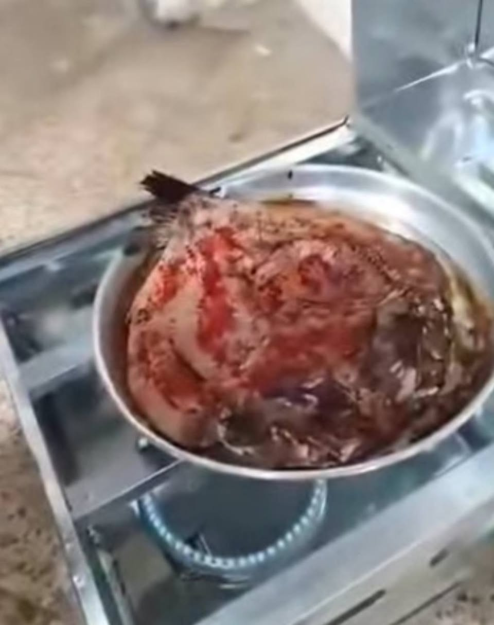 السلام عليكم تنورغازي للبيع أخو الجديد السعر 300في حي العامل في بغداد الرقم ***********

