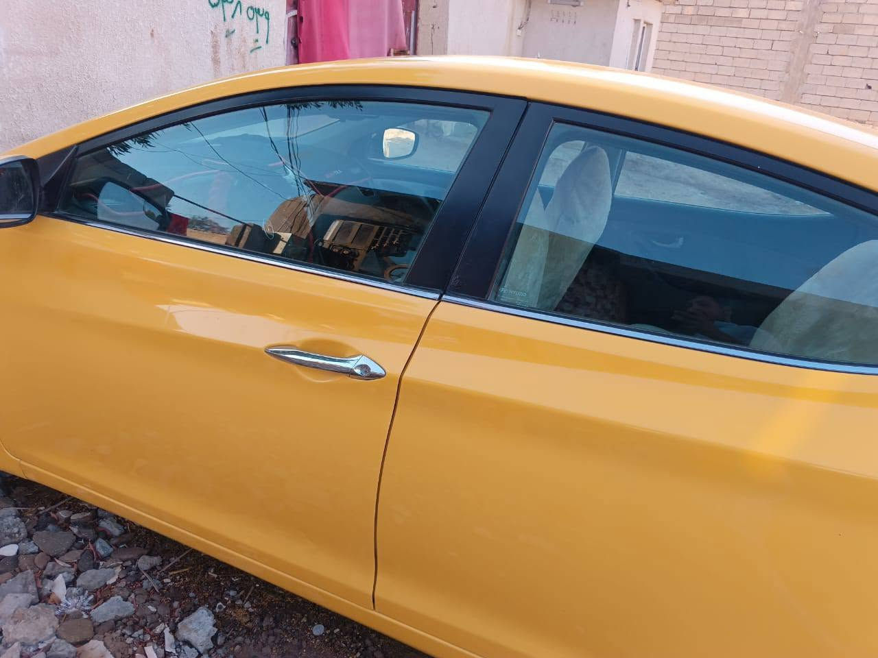 محرك 2000
تحكمات ستيرن 
تدفئه تبريد 
كشن كهربائي 
سعرها 100 
مكاني بغداد تقاطع النهروان  باقي التفاصيل اتصل 
***********
