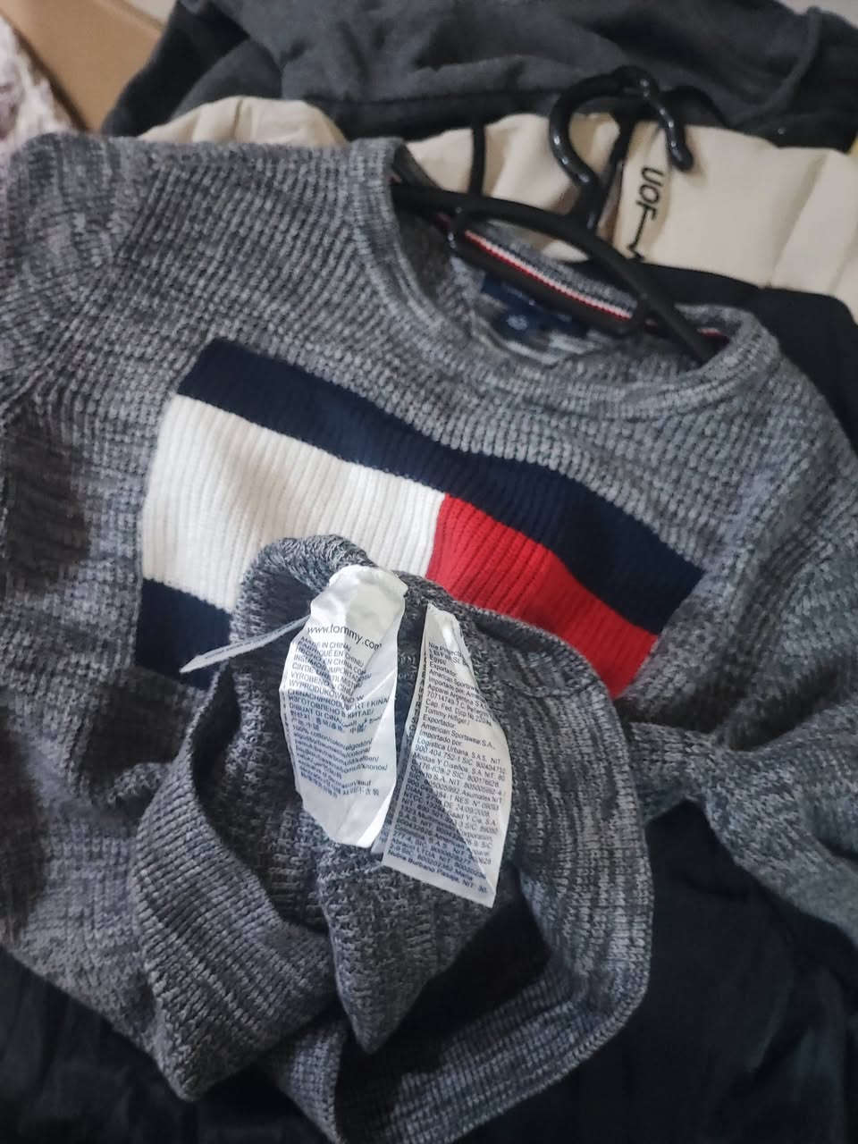 تومي • بلوز
