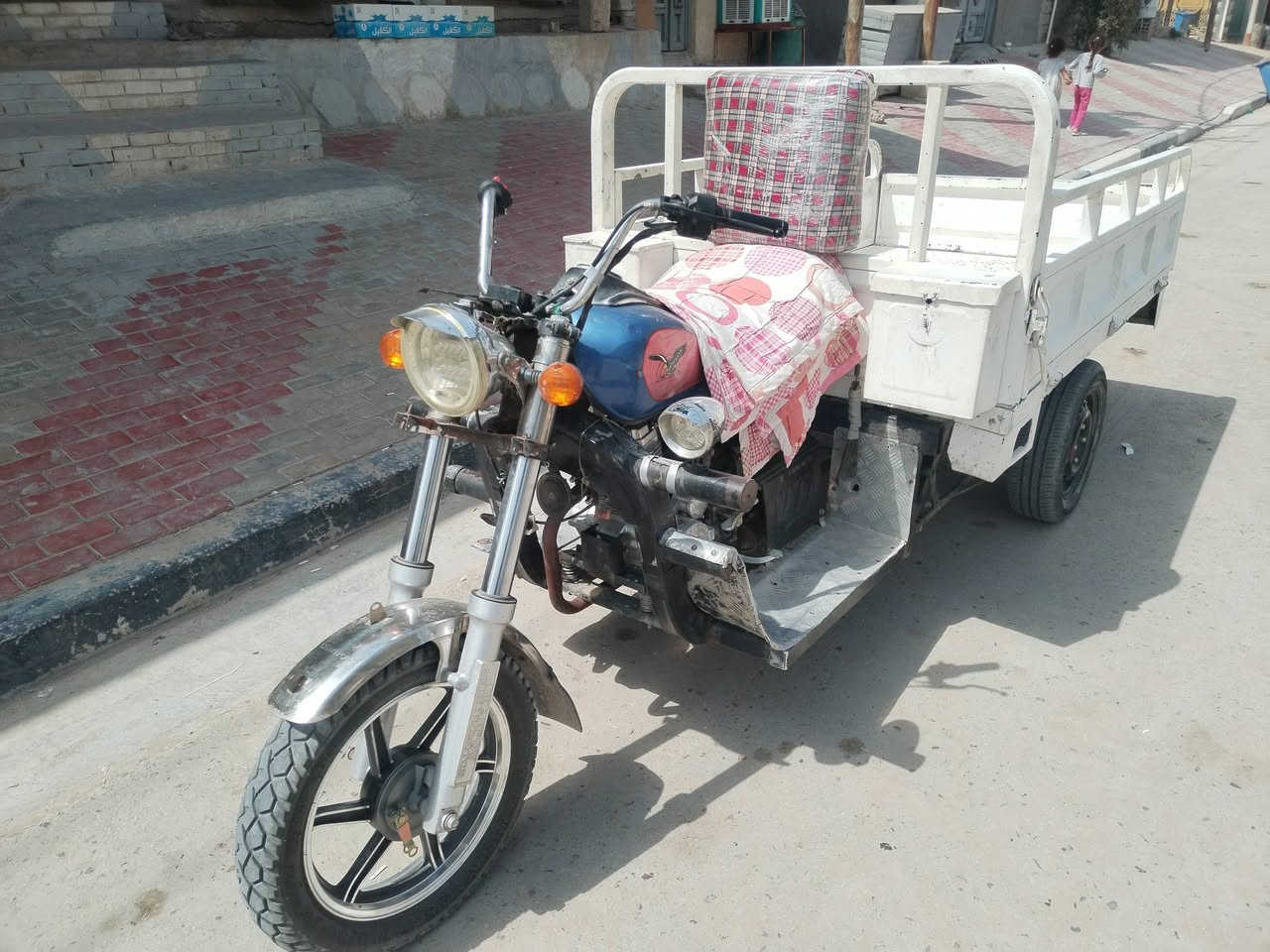 السلام عليكم ورحمة الله
ستوتة MTR  للبيع، نظيفة جداً .
المحرك: 150cc ، نظيفة 
الموديل: 2013
الأوراق: سنوية أصولية (رقم بابل ) 
المكان: كربلاء الحسينيه 
السعر: مليون و100(وبيها مجال قليل).
، للتواصل والاستفسار الاتصال على الرقم ***********]
