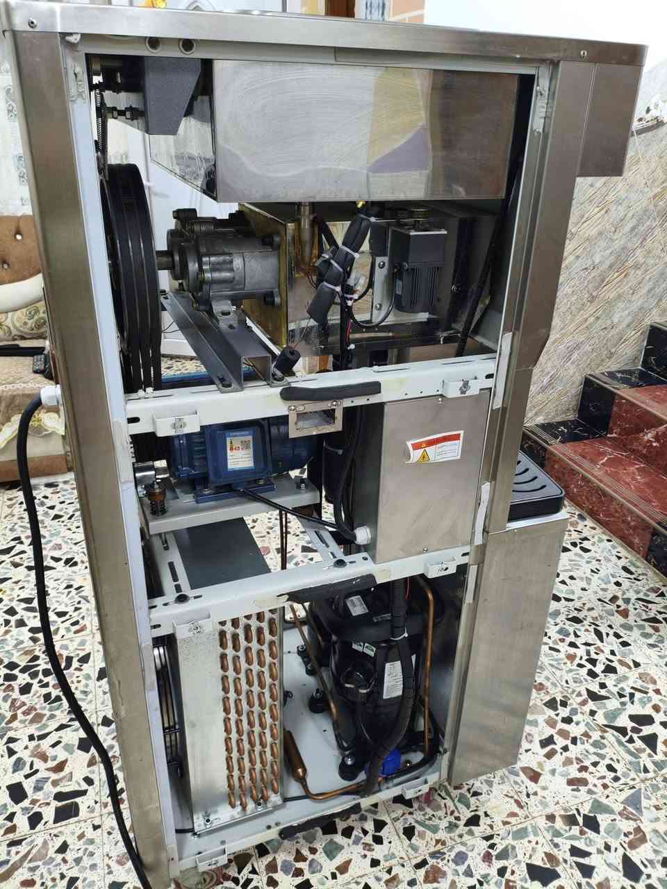 للبيع ماكنه اسكوفاير جديد ما مستخدمه ثري فيز  و بمات  للتواصل *********** السعر 25 ورقه الشراي فقط يتصل اخواني
