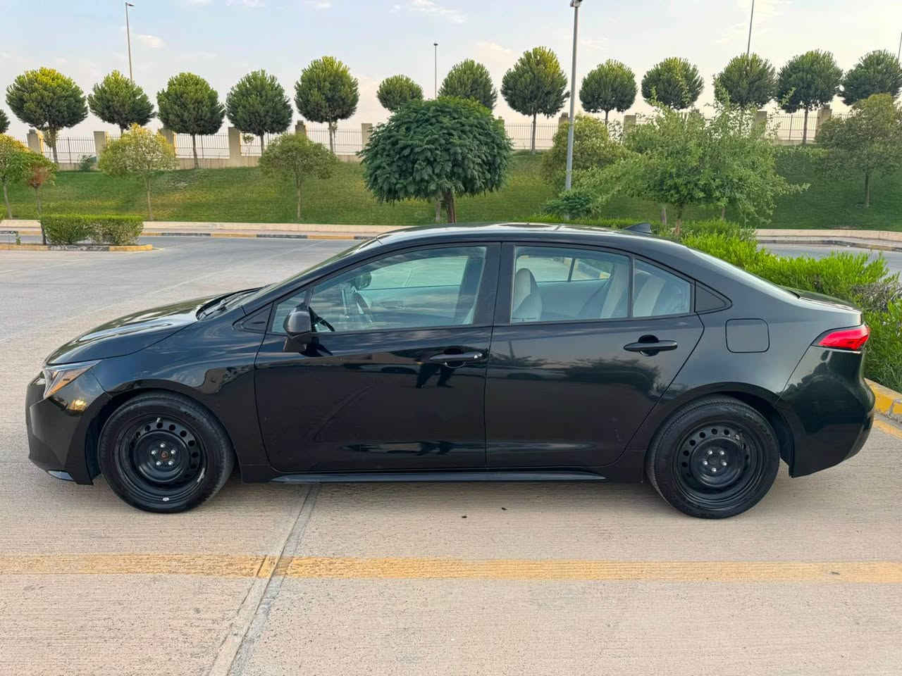 للبيع كورلا LE
السعر 125 بيها مجال بسيط 
***********
موديل 2020 
تثبيت سرعة 
كاميرا خلفي 
تبريد ثلج 
ماشيه 92 مايل  
رادار  
كير محرك بشرط 
بيها صبغ بين الباب والجاملغ الخلفي شويه من الباب والحاملغ
بيها ملاحظات بارد فقط صور الحادث امريكا موجود 
سونار بالمنشور  
السياره جاهزه 
سنويه ورقم جديد تحويل ثاني يوم 
مكان السياره / السليمانية السليمانية, العراق

