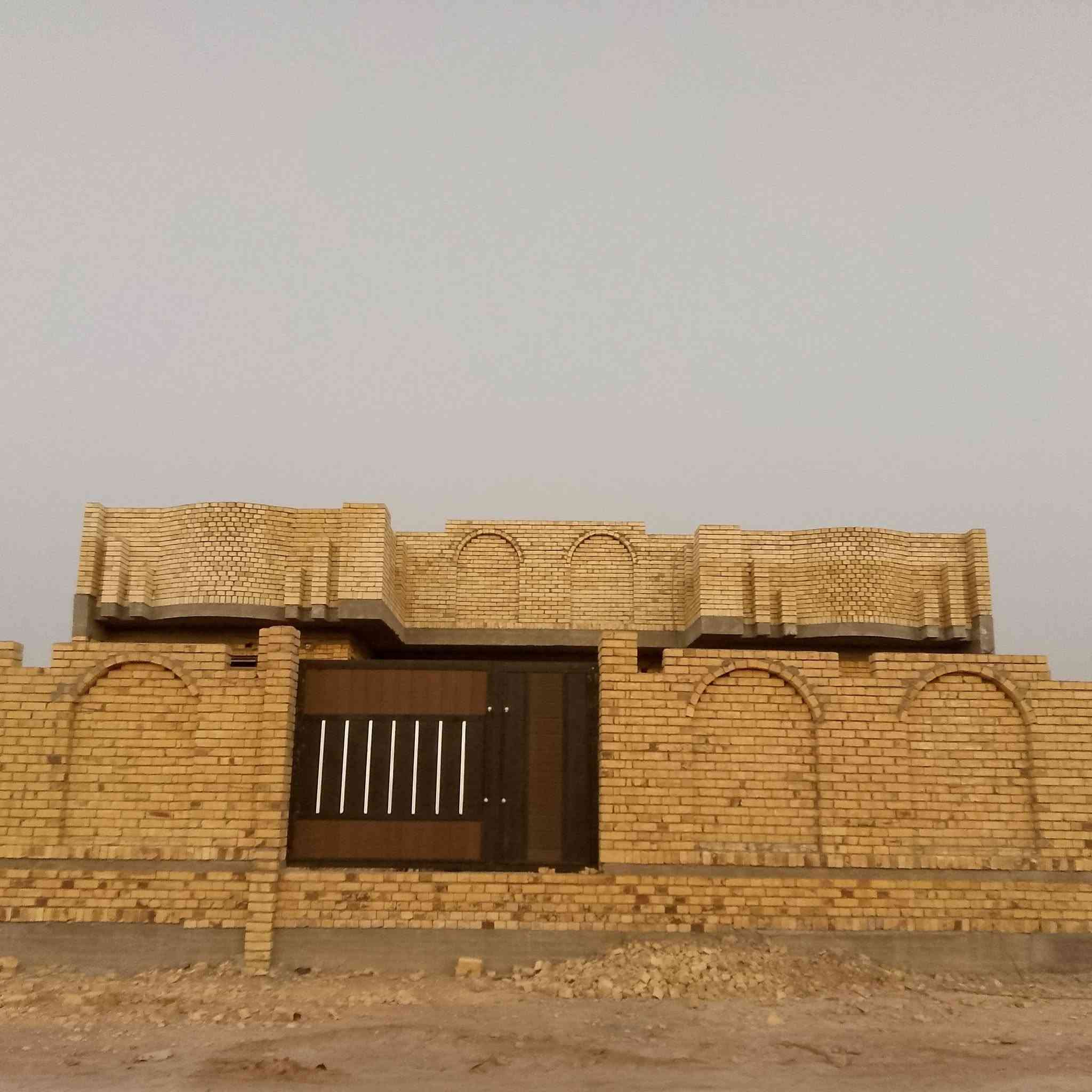 بيت للبيع زراعي على شارع ابو الماش
خلف بيت حطيبه  نبيع جاهز السعر  90مليون وبي مجال 
المساحه 300متر الاستفسار على رقم ***********
