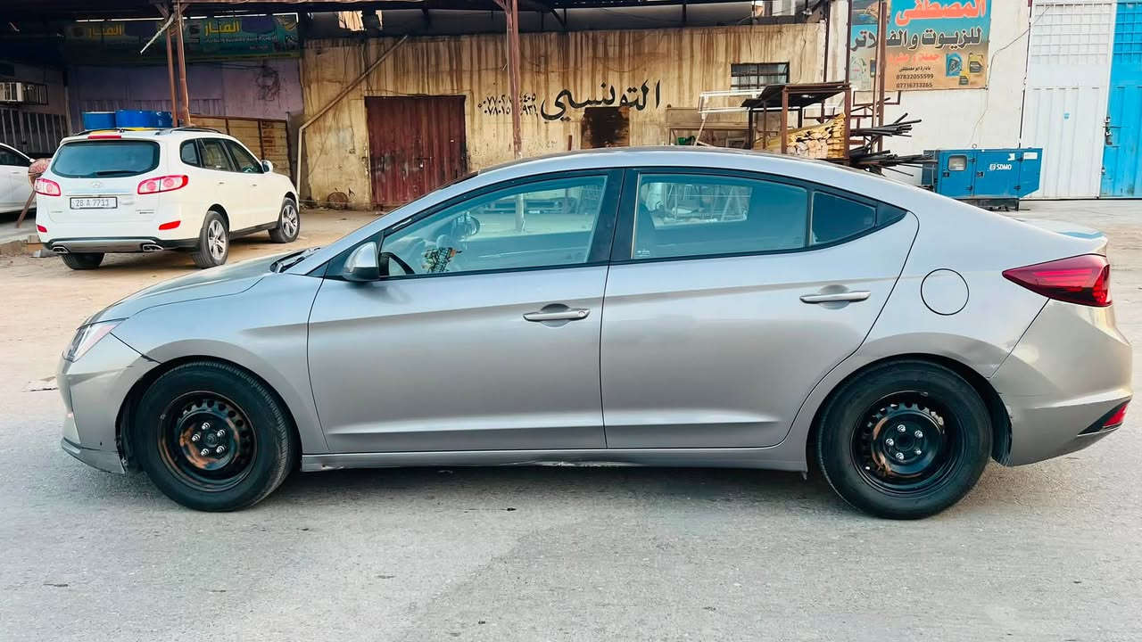 النترا وارد امريكي
موديل 2020

رقم اربيل جديد بأسم شخص بالحله شرط المداور 

السياره بيها جاملغ وبنيد صبغ حادثها مال امريكا 

كير محرك خير من الله بحاله ممتازه 

التبريد ثلج منضومه جديده 

مكان السياره كربلاء 

السعر 115 

للاستفسار الاتصال ***********
