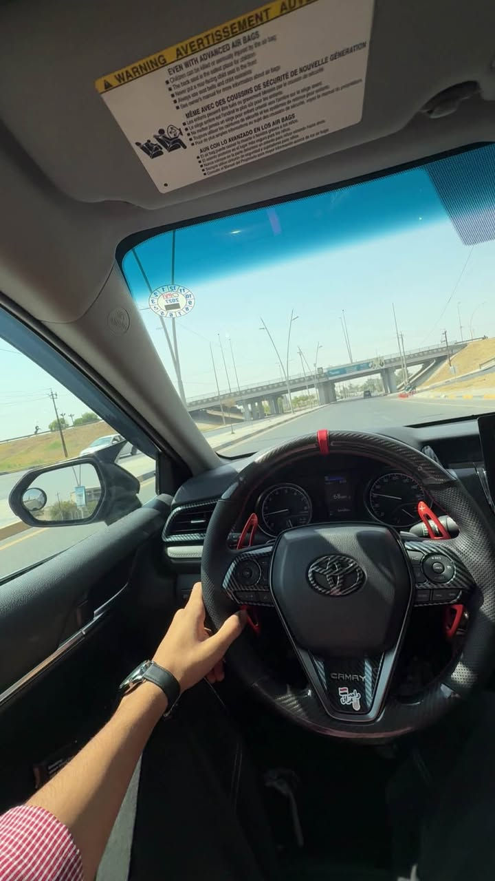 للبيع فقط 
كامري se 2022
مواصفات الكامري معروفه 
ممشة 55.000
السيارة مصروف عليها هواي 
وكير ومكينة كلشي بشرط 
للاستفسار 
***********
