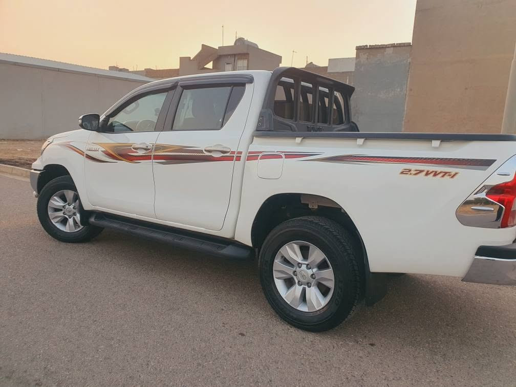 مةرزية موديل ٢٠١٦ سةيد نةهرو بريم دةرةجة يةك ٩٨ هةزار رويشتية يةك دةستة ٢ جي بجوك تةعديلة دةحامي لو دةحامي بةشةرت سبيري دانةكيراوة سةلاجةية توماتيك فول مواسفات *********** أربيل, العراق
