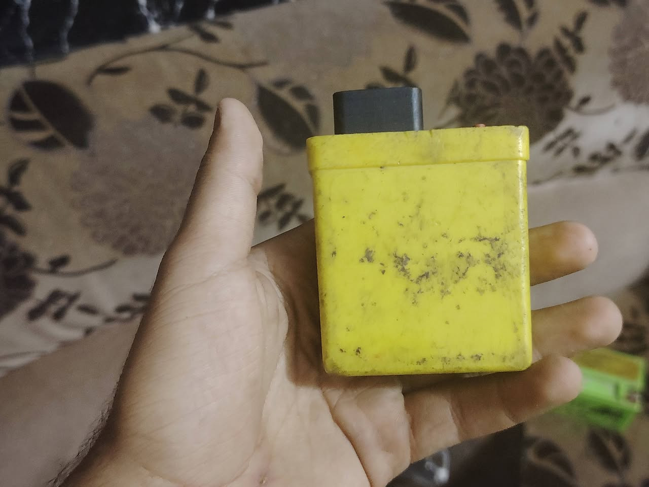 📢 للبيع غراض ماكس قجمه
1️⃣ كابريتر نظيف، يحتاج بس عرقچين.
2️⃣ كفرات بيها شخطات.
3️⃣ تريشة وحدة.
4️⃣ عقل رياضي مال 55 وفوك.
5️⃣ باتري جديد، يحتاج بس شحن.
6️⃣ قاعدة مال جوزة.
7️⃣ خرز بلادي، ناقص وحدة.
8️⃣ صالِنصة بلادي تحتاج لحيم كم جويه وتكوسرة.

💰 السعر: قيم واخذ 
📍 المكان: كربلاء سيد اسماعيل
📞 للتواصل: ***********
