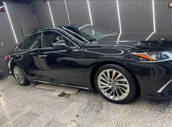 لكزس ES350 • بلاتينيوم • ١٠٠٠٠٠ كم