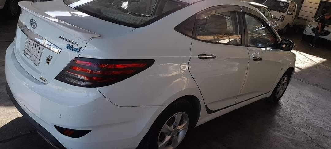 📌 للبيع
هوندا أكسنت 2013
المحرك : 4 سلندر ( 1.6L )
كير : أوتوماتيك
اقتصادية جداً باستهلاك البنزين
التجهيزات والمواصفات الداخلية والخارجية :
تحكم طارة (دكسون) / أزرار تحكم بالمقود
نوافذ كهربائية (أمامية وخلفية)
مرايا جانبية كهربائية (مع إشارات منعطفات)
قفل مركزي (سنترلوك) مع ريموت كنترول
كشافات ضباب أمامية
وسائد هوائية (أيرباج) لنظام الأمان
المكينة وكير بشرط الفحص / بحالة ممتازة
مكفولة من الحوادث / يوجد صبغ في أماكن معينة
السيارة ماشيه 14 الف
السعر على الخاص
مكان السيارة هيت
رقم تواصل / ***********
