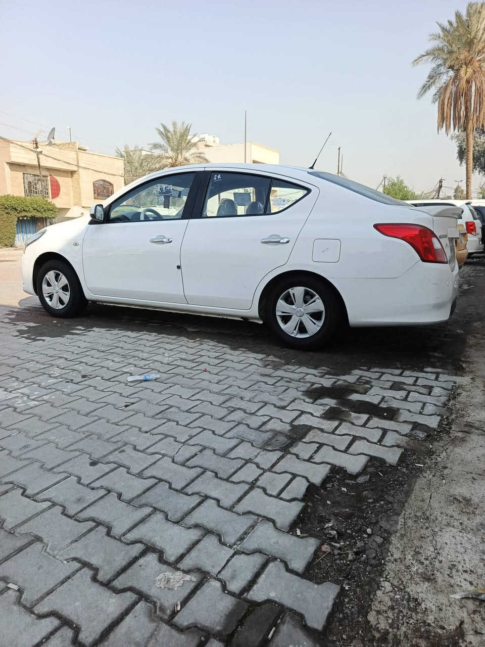 سلام عليكم للبيع..... 
نيسان سني هندي بليته زركة موديل ٢٠٢١
رقم اربيل باسمي سنوية وهزة جدد 
كير مكينة مكفولات 
تبريد ثلج 
تخم تاير برجستون  ويل حجم ١٥ جدد
باتري جديد 
صدر امامي خلفي جدد 
كهربائيات شغالة 
السيارة جاهزة مجهزة نقص برغي مابيه 
نص الدعامية الخلفيه مصبوغه وبيه رصعتين 
لا تبديل لا ضربة لا صبغ 
السعر ١٠٧ وبيه مجال 
عنواني بغداد حسينية الراشدية 
***********
