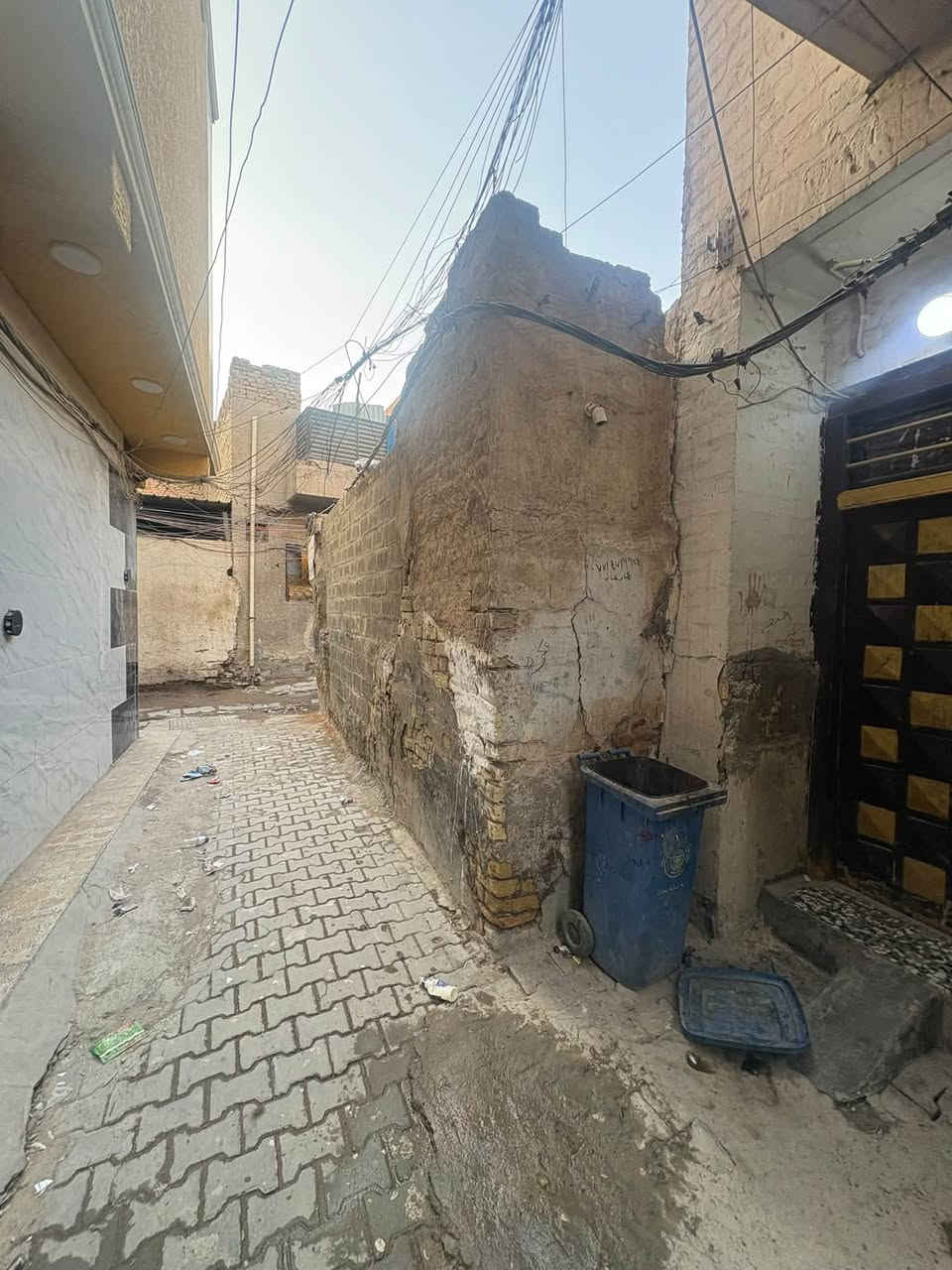 كاع للبيع ركن
المكان الفضل فرع مطعم القرغولي
فرع عزه طوالات
رأس دربونه عطان
المساحه :85
 لاستفسار 
***********

‭***********‬
