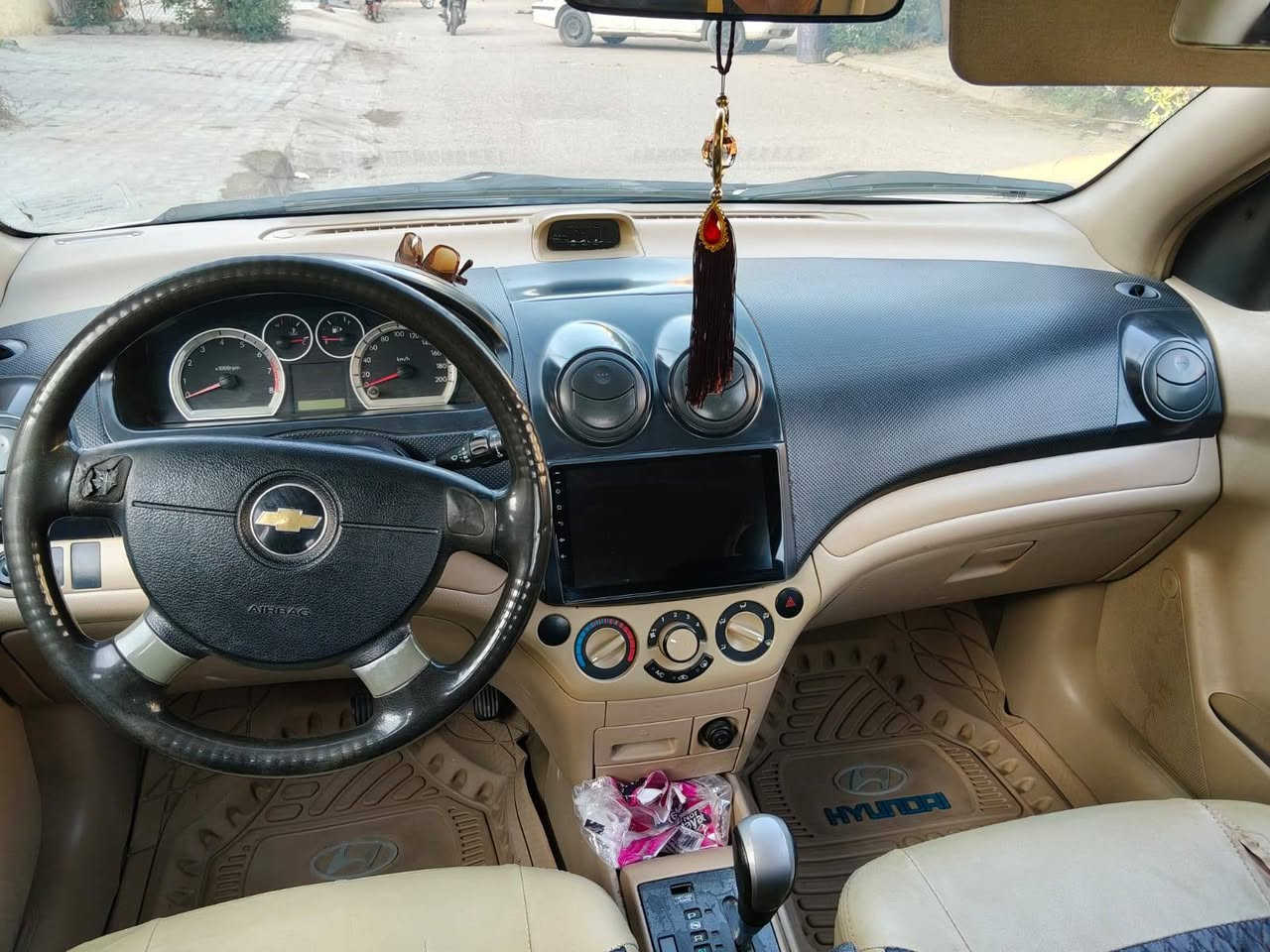 يا الله السلام عليكم
افيو للبيع سنويه بأسمي كفاله عامه ماعده باب بيه بارد فقط

سياره خير من الله مكينه گير تخم تاير جديد

ميسان العماره رقم الهاتف ***********
