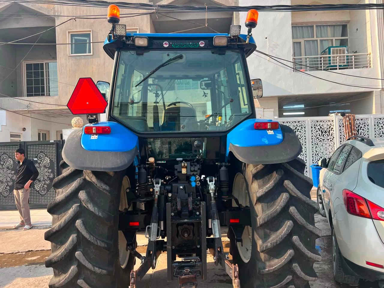 بۆ فرۆشتن نیوهۆلەندی ١٤٠ فول كارەبایی مۆدیل ٢٠٠٧ زۆر خاوێنە ٤ تایەی نوێیە ڕەقەم سەنەوی هەولێرە سعری ٢٩٠ كەمەك معاملە شوێن دەوروبەری هەولێر ئەكسل ١٥٥ مەرغوب تكایە ئەوەی موشتەری نیە تەلەفۆن نەكات لەگەل ڕێزم ژمارەی مۆبایل ***********
