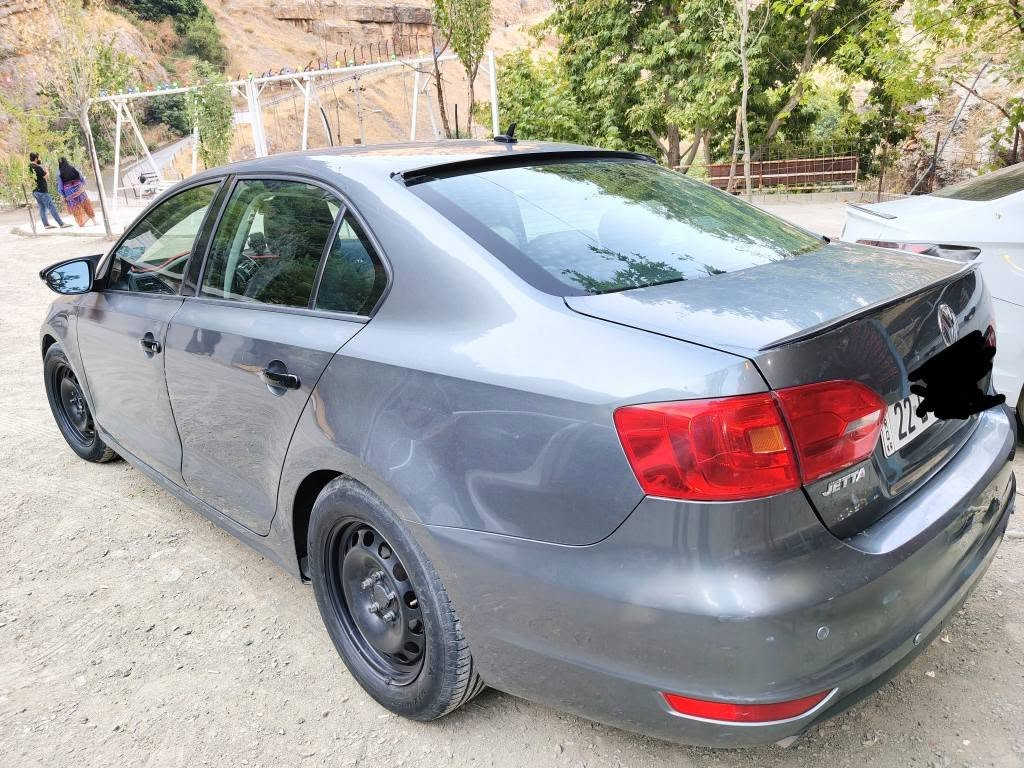 سياره نظيفة مال بيت ما بيها اي عيب واي مشكله بس باب السايق مصبوغ واحد بدون دواخل محرك 20 نظيف وارد خليجي بدون توربو شاشه ايباد 
للاستفسار على هاذا الرقم 

*********** أربيل, العراق
