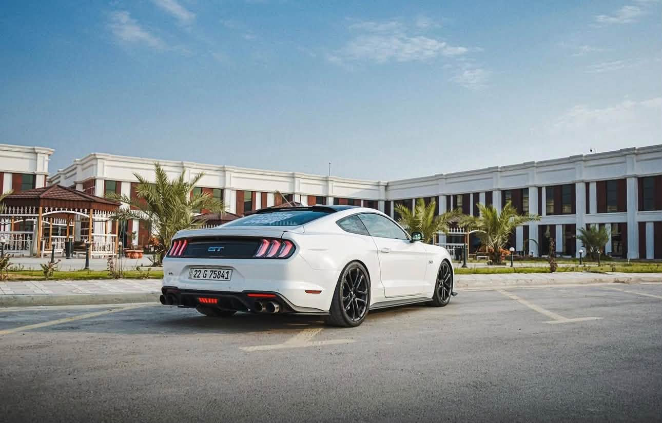 سلام عليكم
للبيع موستنك GT 5.0 
موديل 2020 
نسخة 55 🔥
—————————
عليها :
. X-Pipe

. Downpipe

. Headers

. تفريغ وبرمجة طلال 
—————————
حادث السيارة : باب + جاملغ السائق بدون دواخل ايرباك بردة فقط 
مكانين بارد 
الممشى  56000
السعر 200$
مكان السيارة : بغداد - حي الجامعة 
***********
