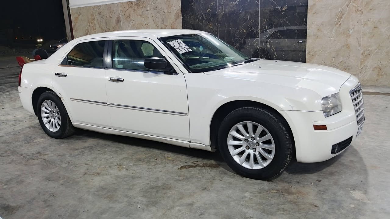 كلايسلر #اوباما 2009
محرك. 3500
السونار مرفق مع الصور 
كلين ما عدا  الهلالات 
رقم بغداد انكليزي بأسمي تحويل مباشر
السنويه نافذه شهر 12 / 2025 
مكان السياره بغداد /الشعب 
#السعر  125
***********
