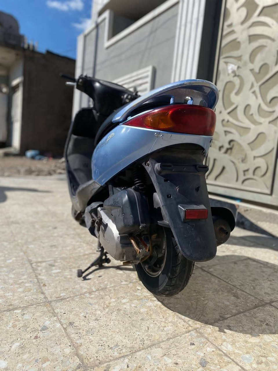 سرعة ١٤٠+ كابريتربلادي+ سلف بلادي
كفرات اصليه  + كهربائيات
عدادات كيجات دبلات كلها شغال
سلف هندر كلها شغال محرك ناعم 
دراجة كفاله عامه كلها الشراي يتصل
هذا رقمي *********** سعر 750 وبيه مجال 
جيب فيتر وتعال
