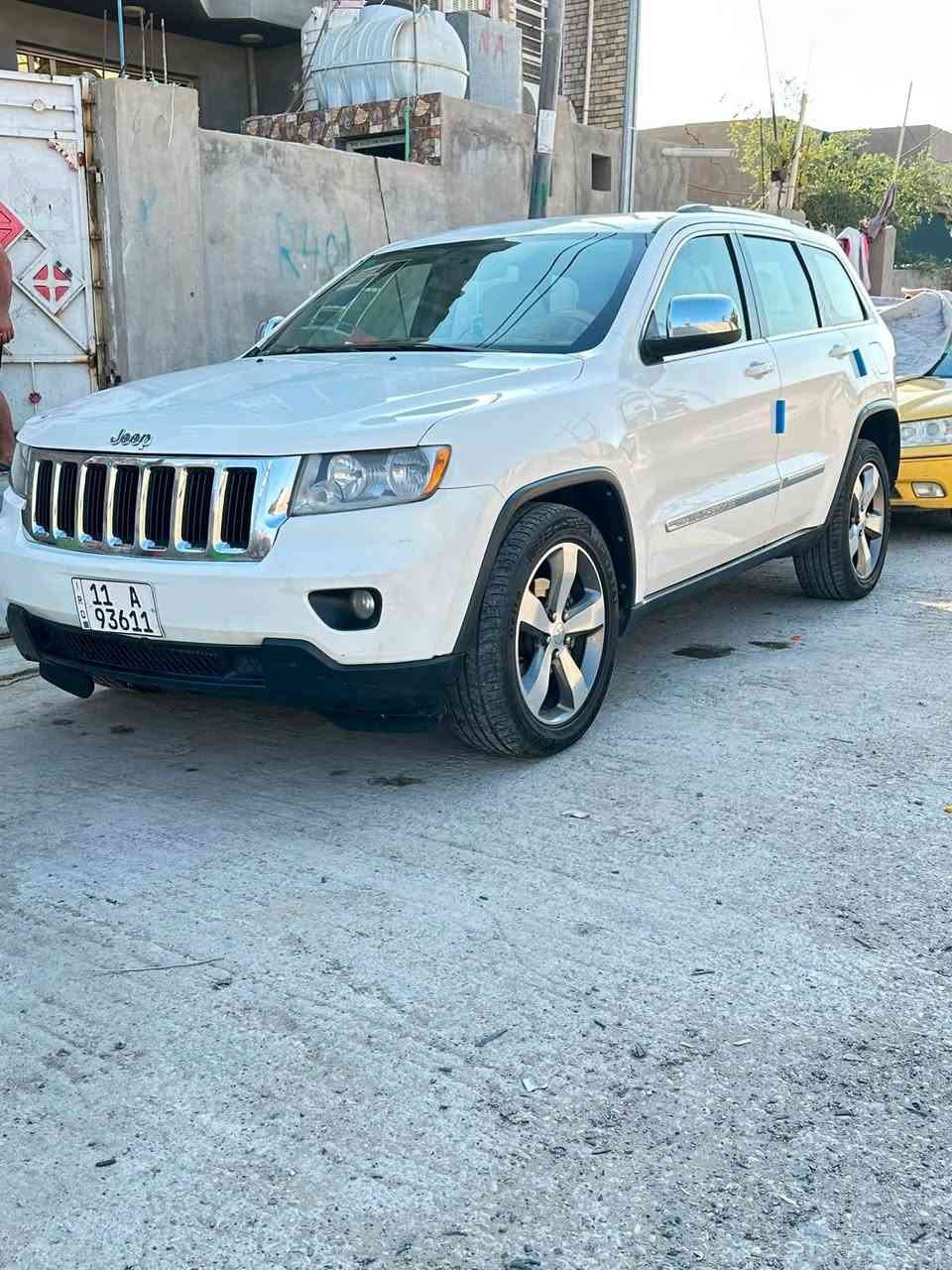 جيب كراند شيروكي موديل ٢٠١٢رقم بغداد بسمي تحويل كير مكينه كفاله عامه بيهه صبغ قبق جنطه كد شبر وباب الي وره السيايق تقريبا ربع والباقي كفاله 
السعر ١٤٥مكان واسط الصويره /
 ***********
***********
