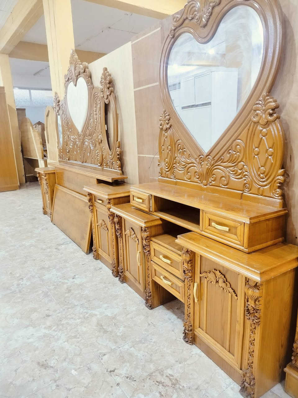 السلام عليكم غرفه نوم عنوان واسط العزيزيه شارع التربيه يوجد واتساب مستخدم ***********
