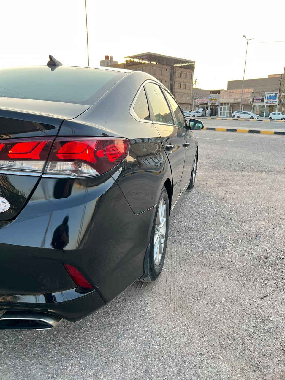 سلام عليكم لبيع سوناتا18 
حادث ثنين بيبان بجم كبس 
سياره حلوه وجاهزه ماشيه 95ميل 
تبريد ويه سويج حداديه جديده 
اتصل ***********
سعر 114ومبيه مجال بسيط @
