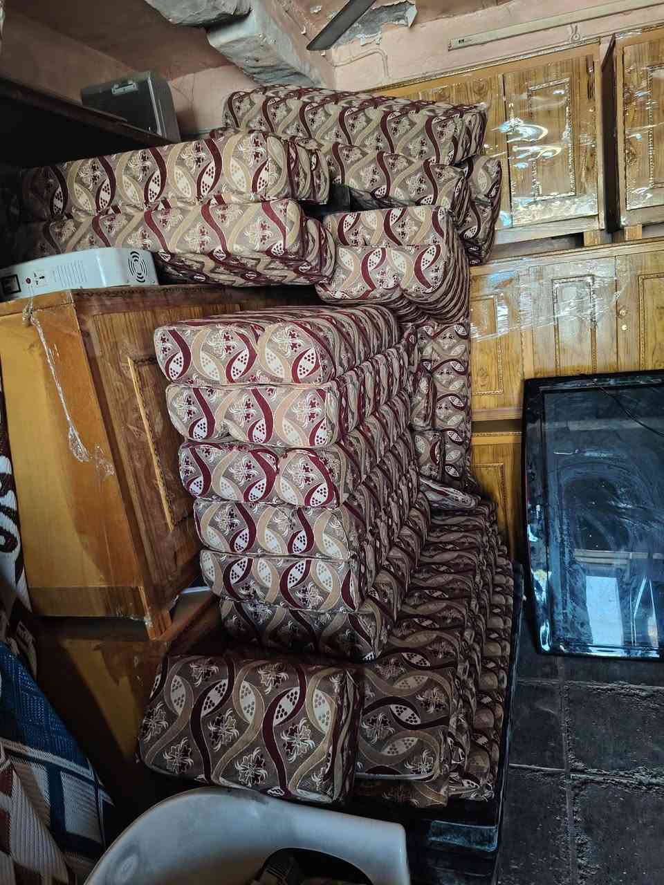 جلسات ثنين كاملات 14 متر الوحده تجي 7 ب 4
وجهين ضغط عالي الوحده تجي 7 دوشك 7 تكيه 12 ضهر 2 زوايه سعر وحده 200 الف وثانيه 250 الف
العنوان الخضر شارع الجياشي محلات ال حجي رشيد *********** يوجد خدمت توصيل

نص مكتوب في الصور:
- جلسه 14 متر كامله سعر 200 الف