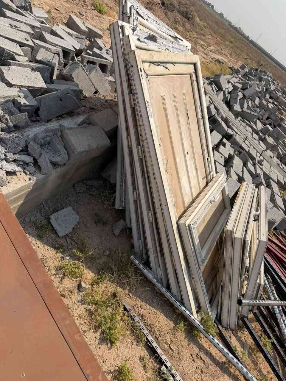 سندويج وبوب وشبابيك pvc  للبيع هذا رقم صاحبهن ***********
