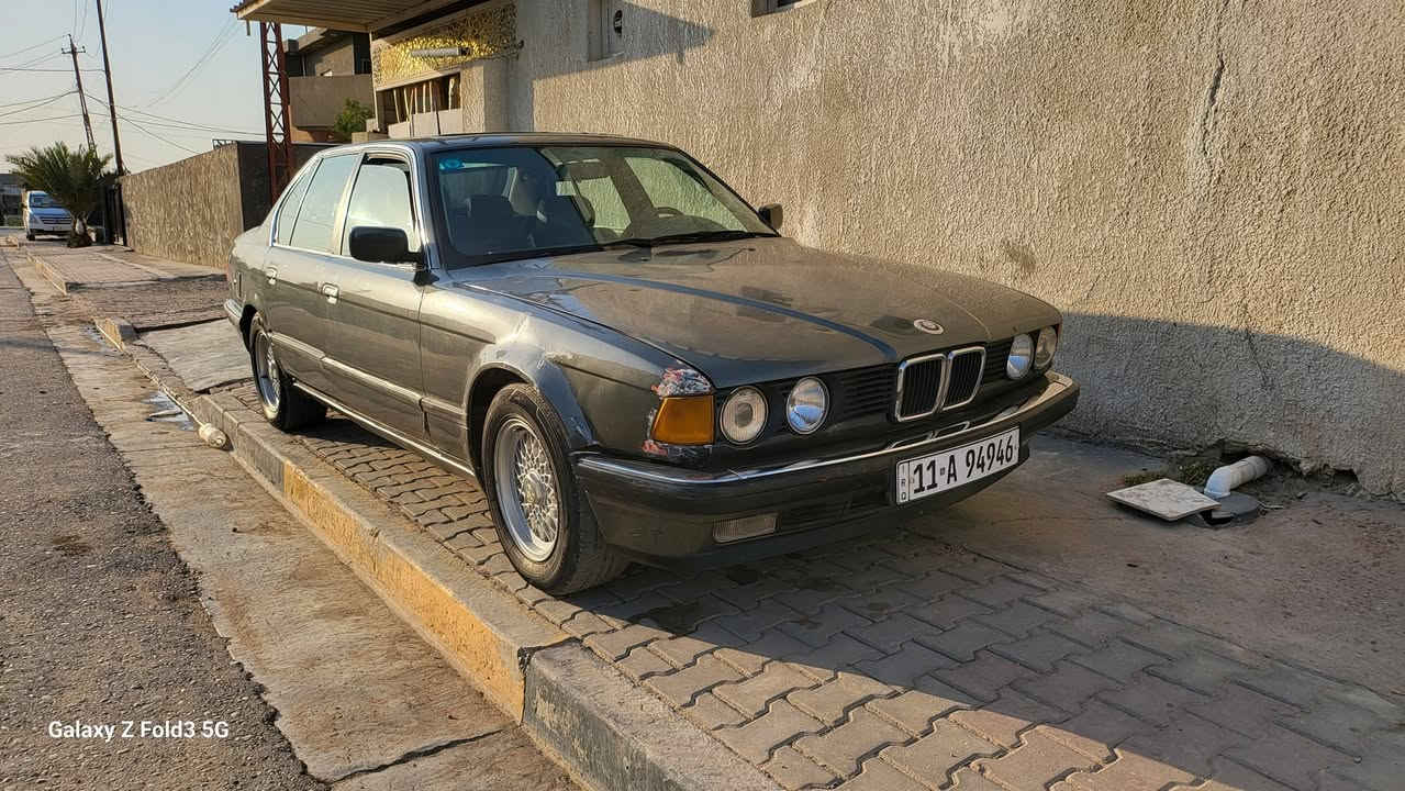 اسلام وعليكم
للبيع bm e32 735
موديل 1990
سكليتر كهرباء إيميل 
رقم بغداد 
غرفه كهرباء جلد 
برده كهرباء 
بردات خلفيه بالابواب 
سلايد روف بس عاطل 
دبل يرباك 
مروحه كهربائيه FZ1
ويل خليه 
صدر خلفي أمامي جديد 
السياره حلوه وعدله من جوه 
بيها نواقص قليل 
سعرها 42 وبيها مجال 
عنواني بغداد ابو غريب صناعه حي الرساله 
***********
