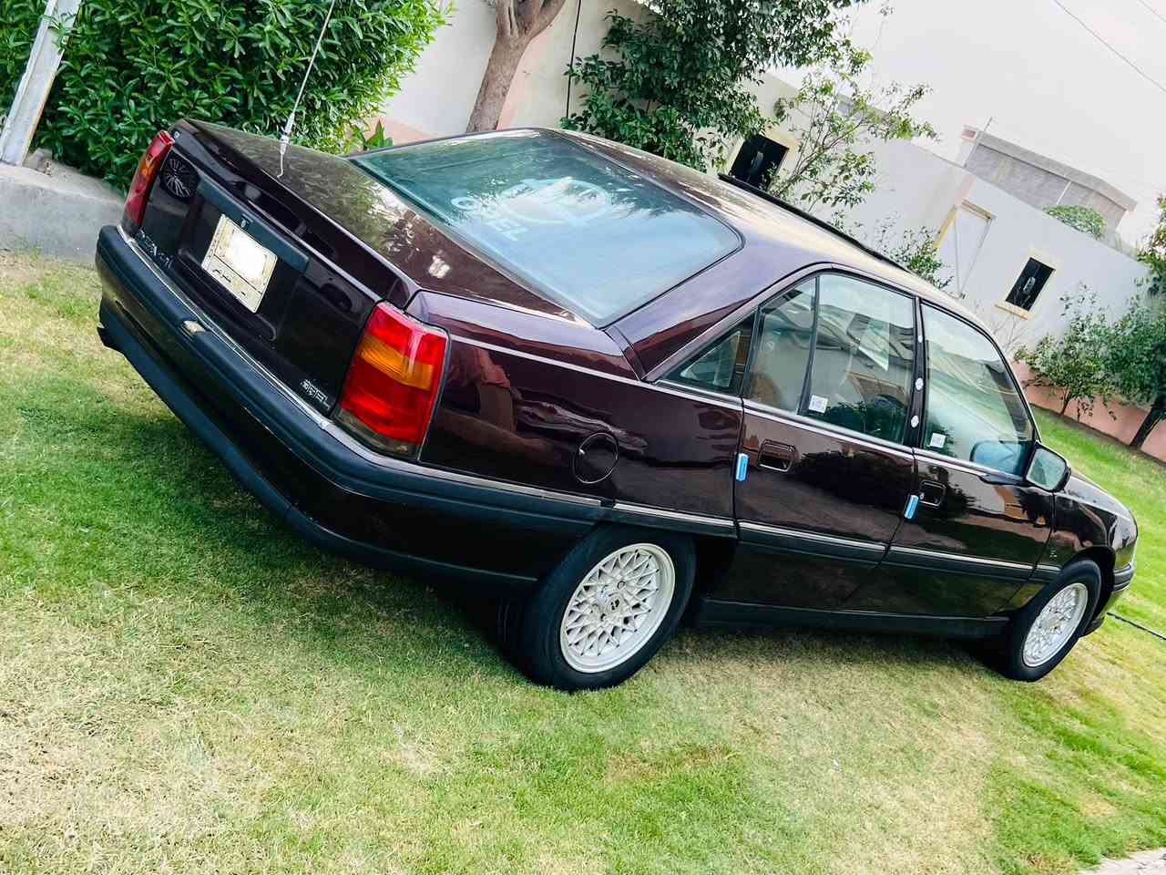 اوميغا • موديل ٩٢ • محرك ٢٠٠٠