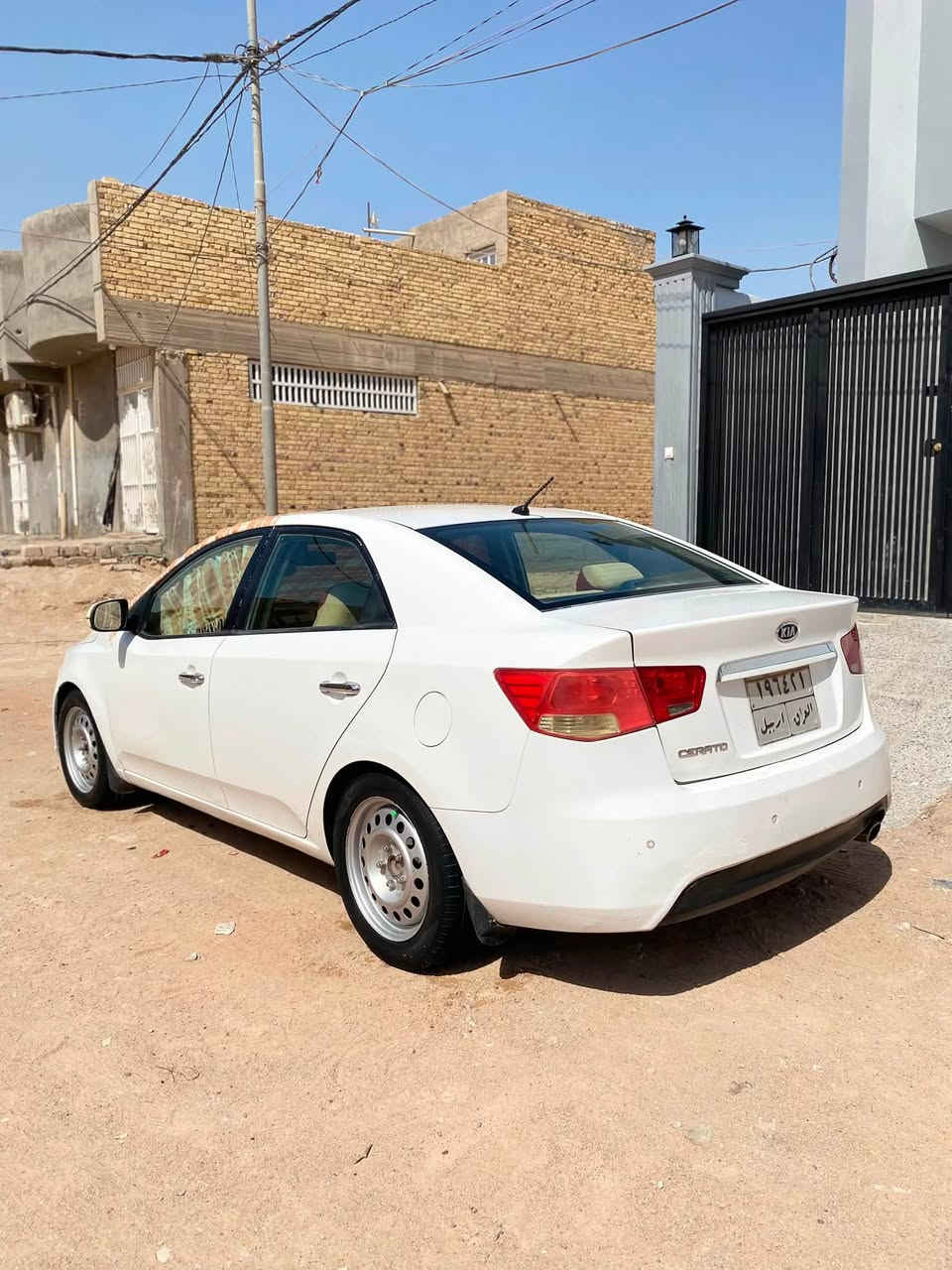 سلام عليكم فقط للبيع ‏ ‏ ‏ ‏بيها صبغ بين البابين موديل السيارة2011￼ جاهزة رقم أربيل فول بصمة عنوان السيارة بال النجف***********
