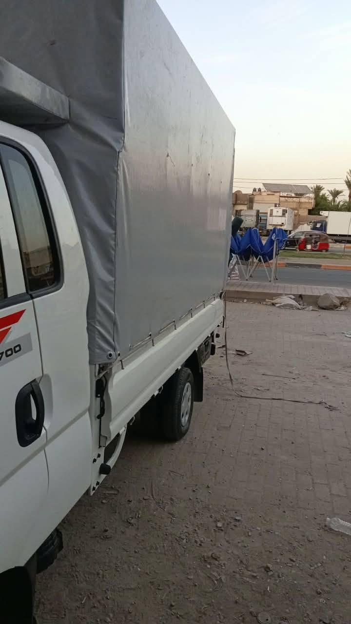 كيا بنكو رقمها بغداد انكليزي للبيع  مكانها بغداد ٢٠٠٩ مابيها نقص تخم تاير جديد حدادية كاملة وكهربائيات رايدها ب٩٠ 
او مراوس للإستفسار اكثر على الخاص
