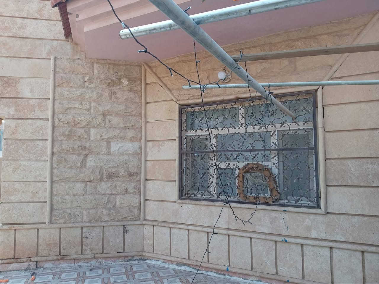 السلام عليكم يوجد كادر العمل جلي وحف ودزر وتنظيف وجهات الحجر والمرمر
+ تلميع المرمر وتلميع الكوبنات المرمر كرانيت
جلي كافة الوجهات الحجر القديم والجديد
وأسعارنا مناسبة جدا اوتصال علئ رقم***********
التوفيق من الله
