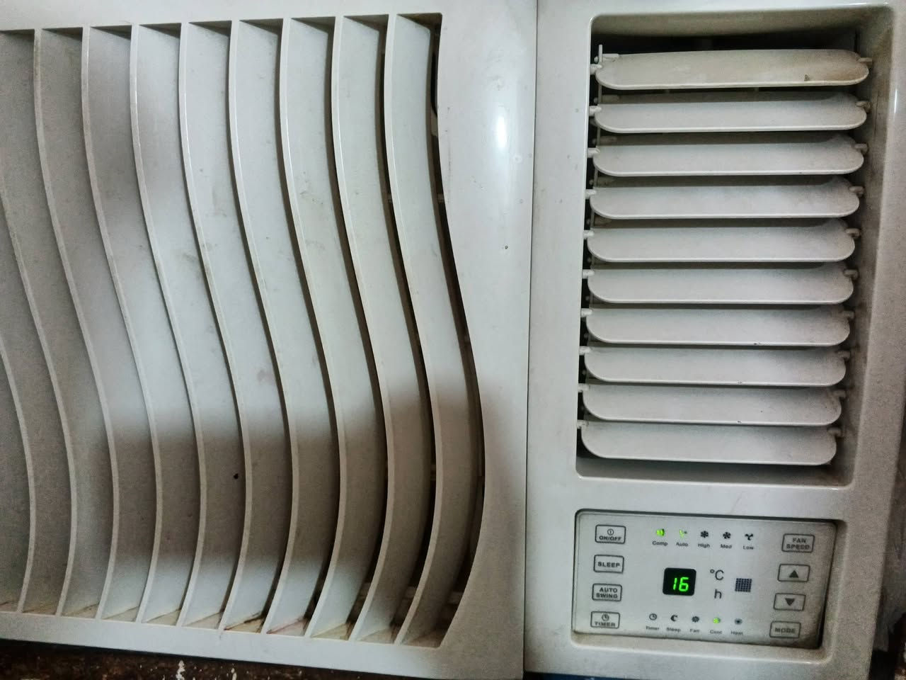 ثلاجه حجم كبير سعر 200

مكيف طن أو نص الحافض 300
***********
