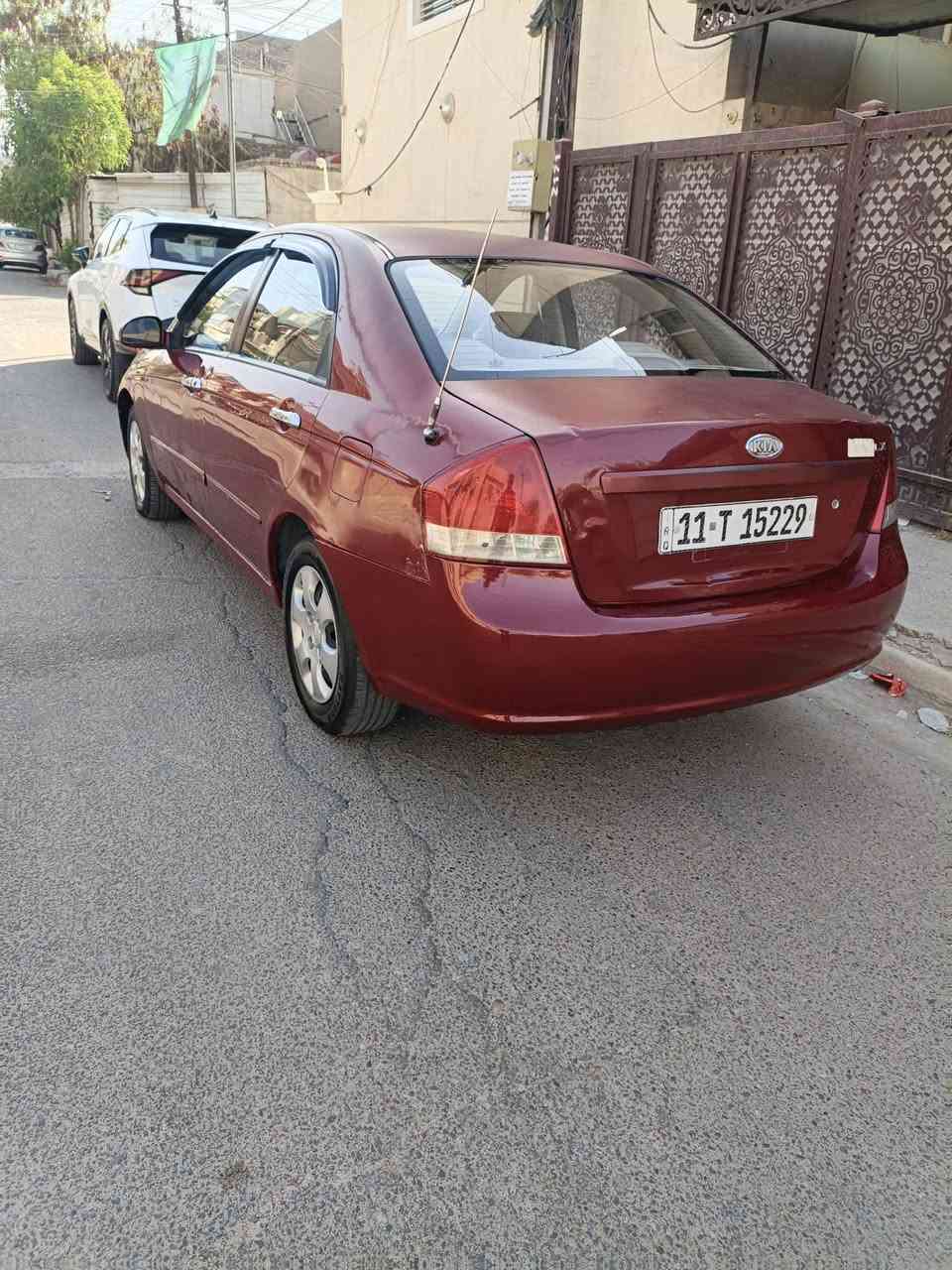 كيا سيراتو موديل 2009 خليجي مكينه 1600 سياره جاهزه مكينه گير تبريد صدر تخم تاير بسمي رقم بغداد دولي بيها صبغ باب السائق فقط باقي السياره بدون صبغ السعر 75 بيها مجال بسيط للاستفسار *********** بغداد حي الرساله الثانيه
