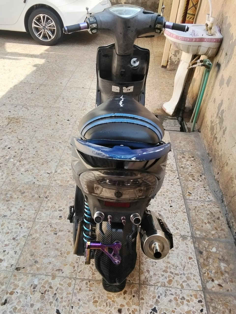 سلام عليكم دراجه ماكس عدله للبيع شغاله كله مكفوله كفاله عامه مكاني العماره سادين حي الشهداء السعر 750وبيها مجال رقم الهاتف ***********
