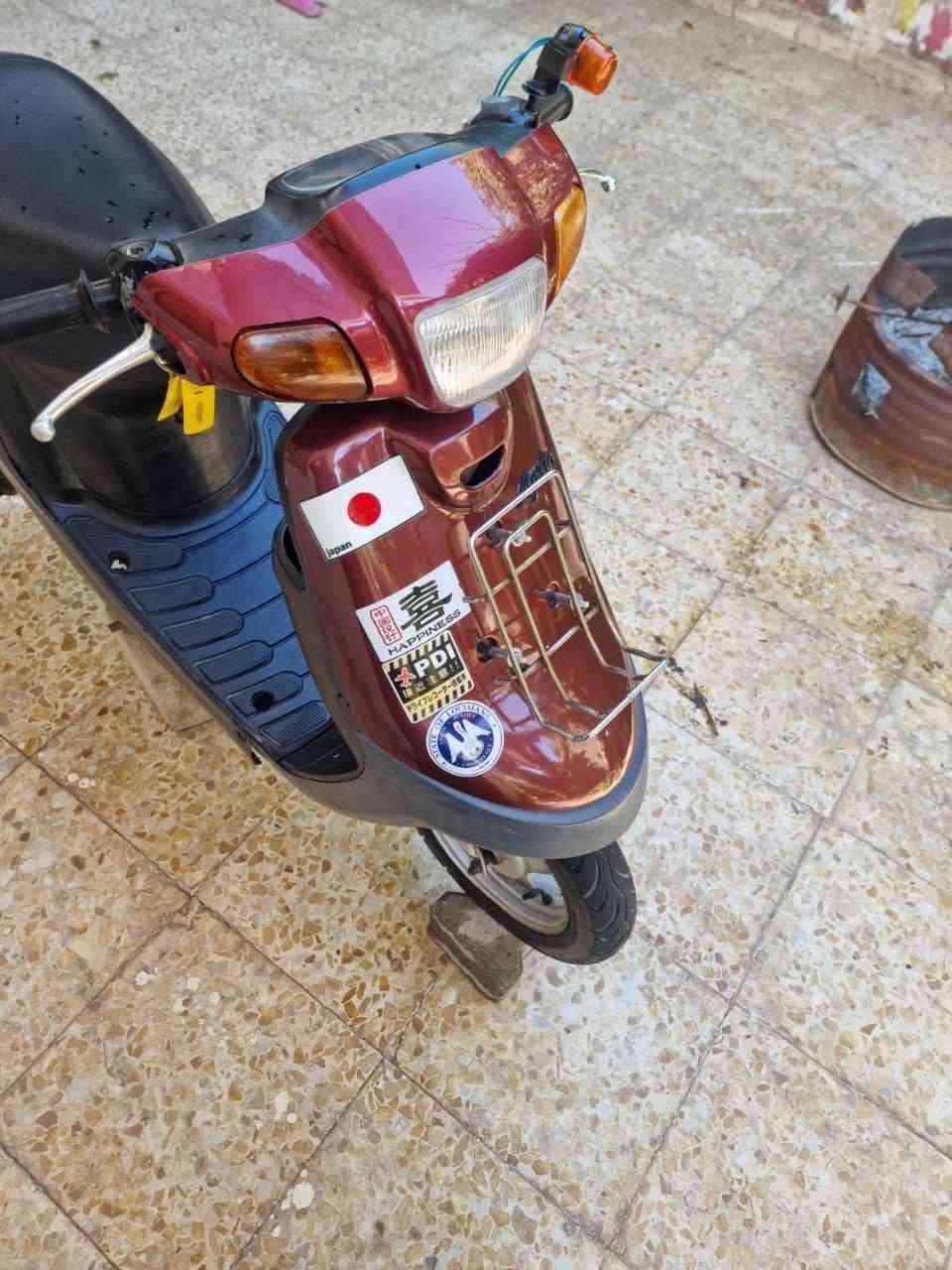 سلام عليكم دراجة بطة مديل 99 الدراجة ناعمة و كفالة عامة  مرتبها على ايدي مكفولة من كلشي شلعة و معدل سعر350 و بيها مجال للشراي رقم***********

