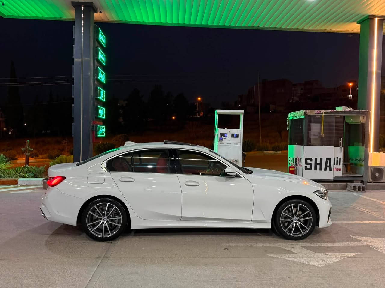 ﷽
للبيع 
بي أم دبليو 
3 Series 
330i
موديل 2021 
لون ابيض 
ماشيه ٤٩
مواصفات فول
بصمة ، فتحه  ، ، لايت ليد و متحرك ، ، ٤ رادار ، كشن كهرباء ، ستيرن كهربائي ، كشن و ستيرن هيتر ، كشن خلفي هيتر ، دبل رادار ،  ، عداد إلكتروني ، كاميرا ،  ، داخل احمر
سيارة  بدون حادث بدون ارباك ٢ قطع بس سرقه 
سياره مابيه ١ دينار مصرف 
٤ تاير جديد
رقم سليمانيه، رقم سنوية ، هزه كل جديد و باسمي 
مكاني سليمانيه 
***********
